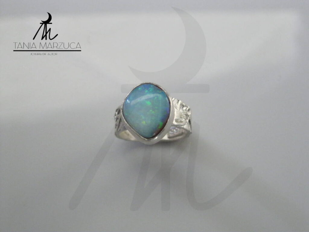 Anillo "Ópalo Mamá"
